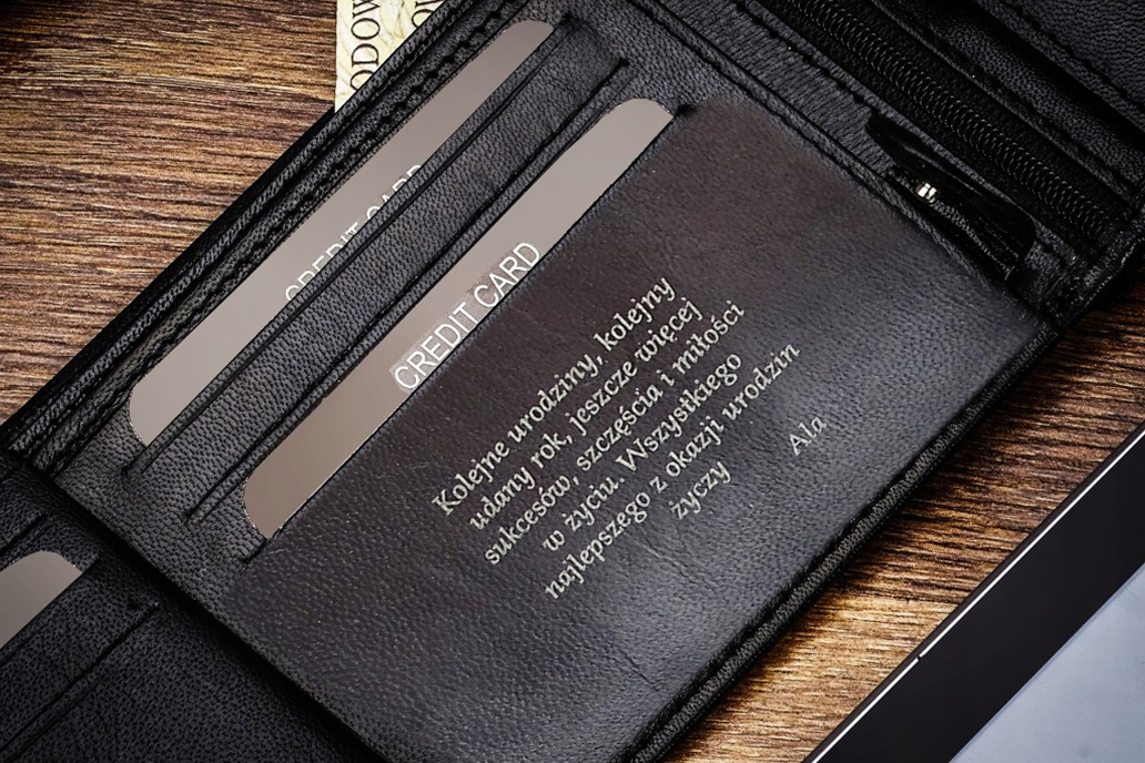 Personalizacja produktów Gracio: portfel z Twoim grawerem